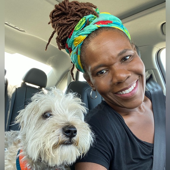 Meet your Posher, Claire - Picture 2 of 2